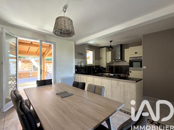 Maison à vendre 5 pièces 91 m² Saint-Yrieix-sur-Charente