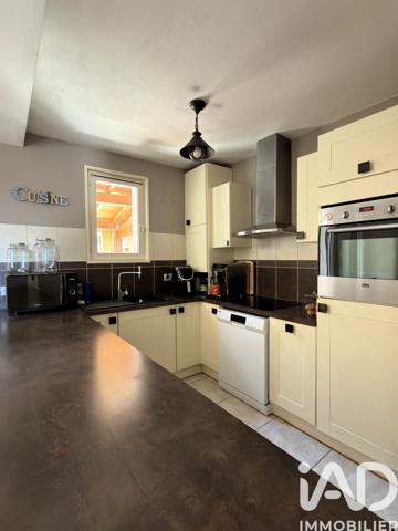 Maison à vendre 5 pièces 91 m² Saint-Yrieix-sur-Charente