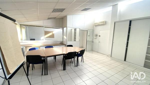 Bureaux à vendre 57 m² Nîmes-Saint-Césaire