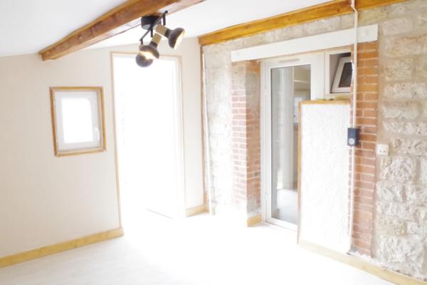 ✨ Appartement de Plain-Pied avec Terrasses – Charme de l’Ancien et Confort Moderne, à Deux Pas de Toutes Commodités