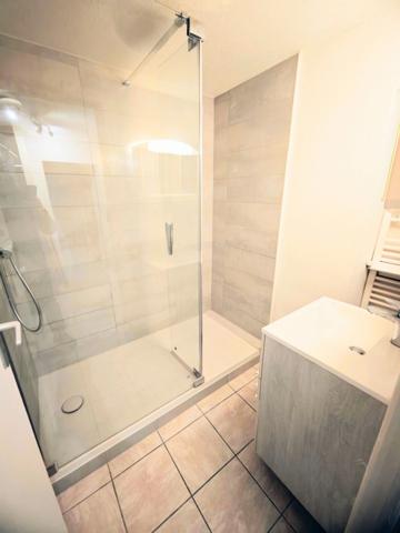 ✨ Appartement de Plain-Pied avec Terrasses – Charme de l’Ancien et Confort Moderne, à Deux Pas de Toutes Commodités