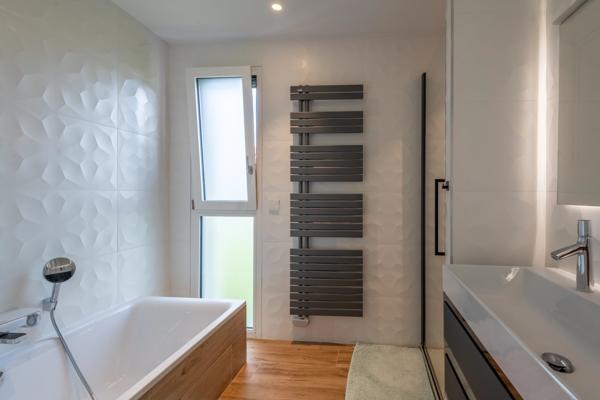 Ecully - Maison contemporaine - 5 chambres - Salle de sport - Piscine - Garage
