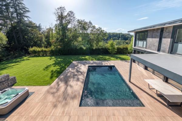 Ecully - Maison contemporaine - 5 chambres - Salle de sport - Piscine - Garage