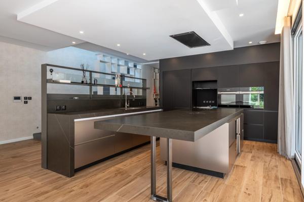 Ecully - Maison contemporaine - 5 chambres - Salle de sport - Piscine - Garage