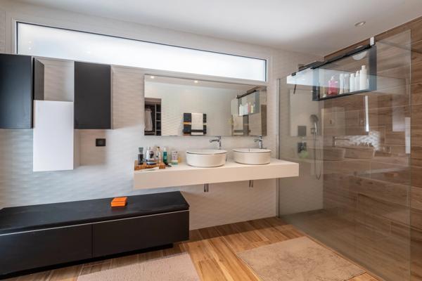 Ecully - Maison contemporaine - 5 chambres - Salle de sport - Piscine - Garage