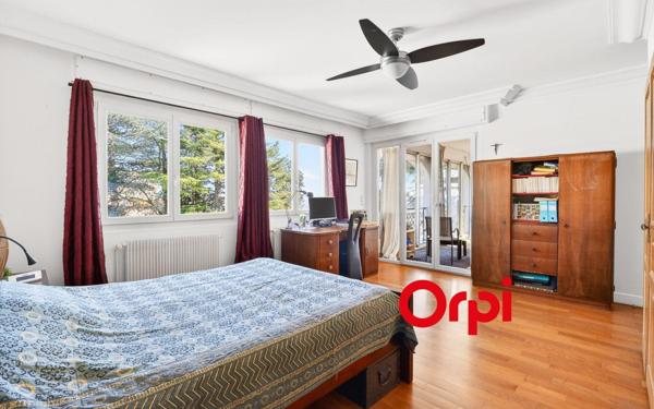 Maison à vendre    6 pièces • 270 m2 Sainte-Foy-lès-Lyon