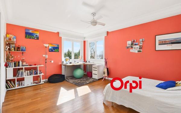 Maison à vendre    6 pièces • 270 m2 Sainte-Foy-lès-Lyon