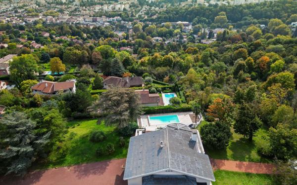 Maison à vendre    6 pièces • 270 m2 Sainte-Foy-lès-Lyon