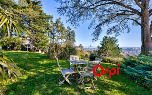 Maison à vendre    6 pièces • 270 m2 Sainte-Foy-lès-Lyon