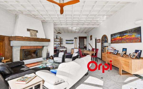 Maison à vendre    6 pièces • 270 m2 Sainte-Foy-lès-Lyon