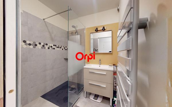 Appartement à vendre    2 pièces • 49 m2 Vaulx-en-Velin