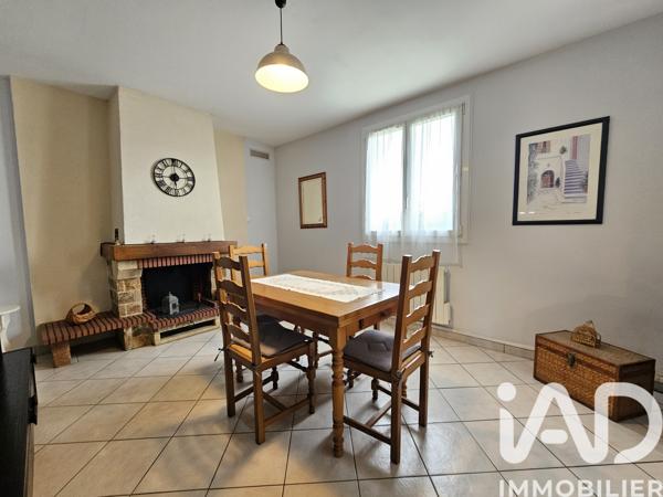 Maison à vendre 5 pièces 99 m² Le Breil-sur-Mérize