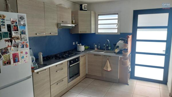 A louer à Piton Saint Leu appartement T4 triplex en rez de jardin de 92 m2