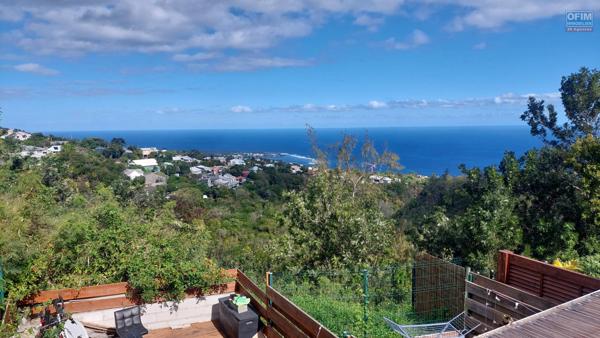 A louer à Piton Saint Leu appartement T4 triplex en rez de jardin de 92 m2