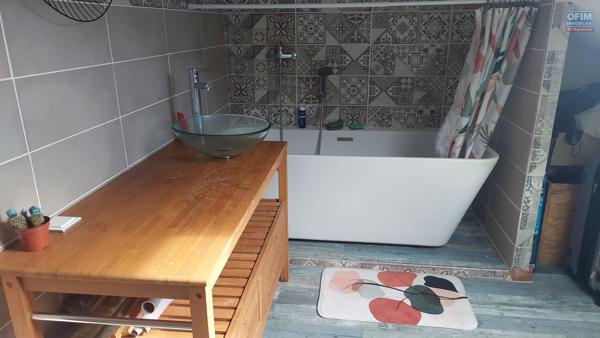 A louer à Piton Saint Leu appartement T4 triplex en rez de jardin de 92 m2