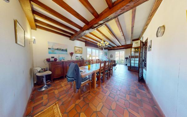 Maison à vendre    8 pièces •  Villenave-d'Ornon