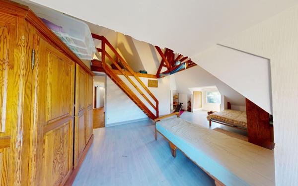 Maison à vendre    8 pièces •  Villenave-d'Ornon