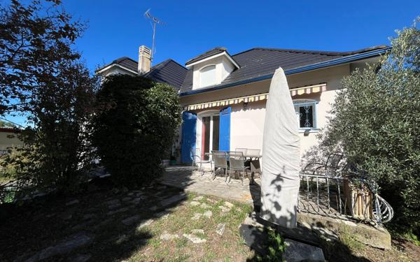 Maison à vendre    8 pièces •  Villenave-d'Ornon