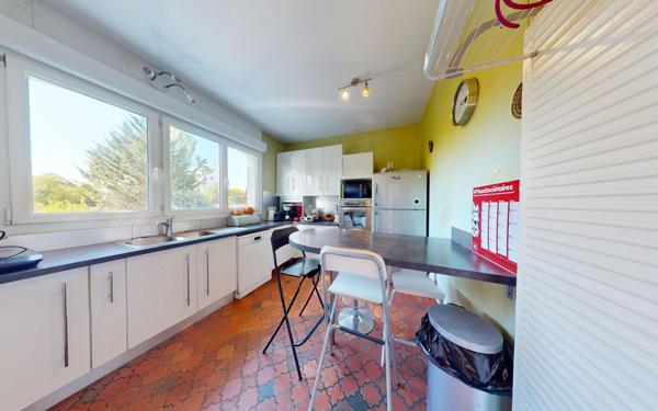 Maison à vendre    8 pièces •  Villenave-d'Ornon