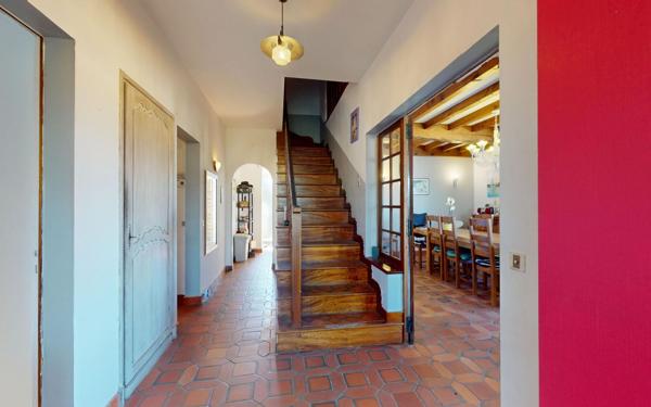 Maison à vendre    8 pièces •  Villenave-d'Ornon