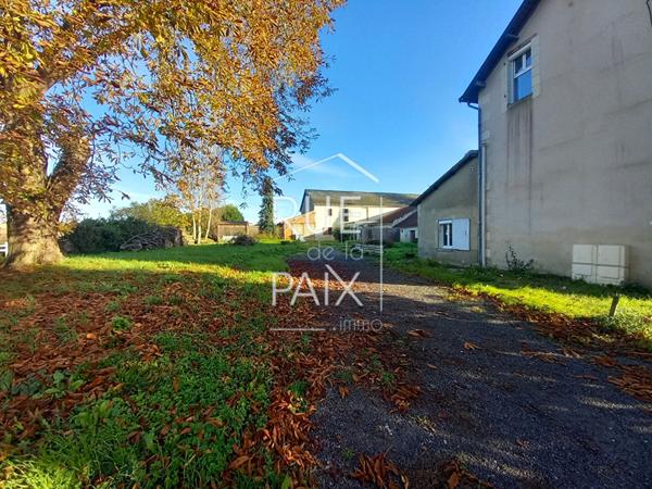 86420 MONTS SUR GUESNES Ensemble immobilier de 2 maisons à MONTS SUR GUESNES