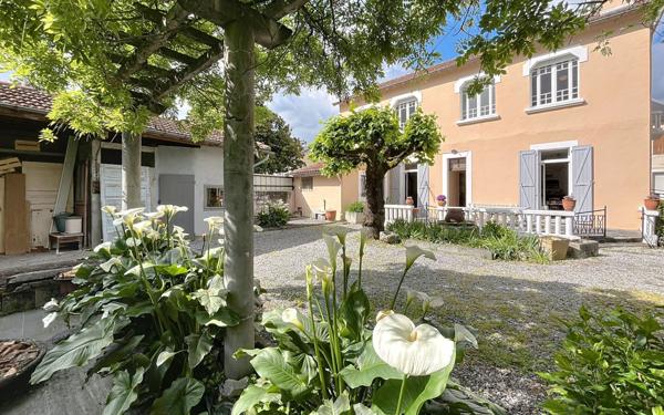 Maison à vendre    8 pièces •  Loures-Barousse