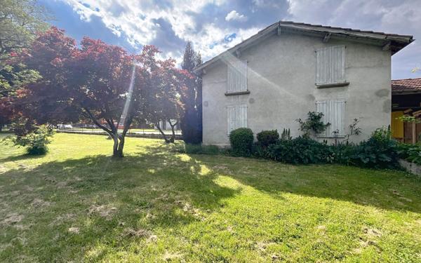 Maison à vendre    8 pièces •  Loures-Barousse