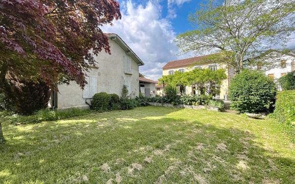 Maison à vendre    8 pièces •  Loures-Barousse