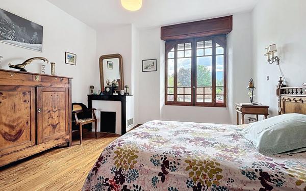 Maison à vendre    8 pièces •  Loures-Barousse