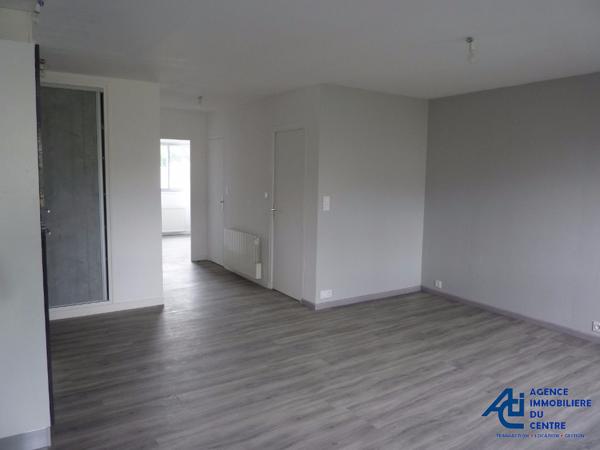 Appartement à louer Pontivy : 3 pièces, 47m² avec 2 chambre(s) à 610€ - AJP Immobilier Pontivy