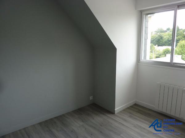 Appartement à louer Pontivy : 3 pièces, 47m² avec 2 chambre(s) à 610€ - AJP Immobilier Pontivy