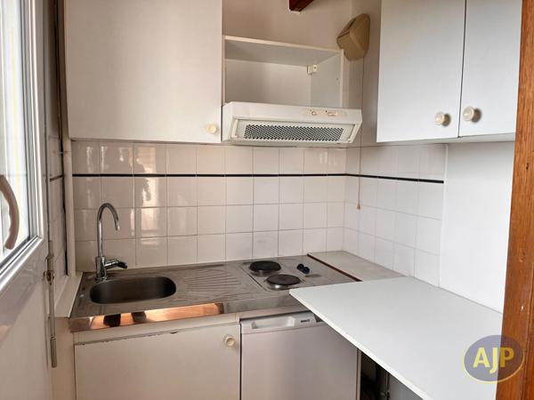 Appartement à louer Saintes : 1 pièces, 40m² avec 1 chambre(s) à 530€ - AJP Immobilier Saintes