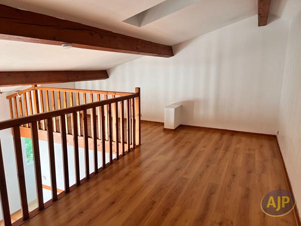 Appartement à louer Saintes : 1 pièces, 40m² avec 1 chambre(s) à 530€ - AJP Immobilier Saintes