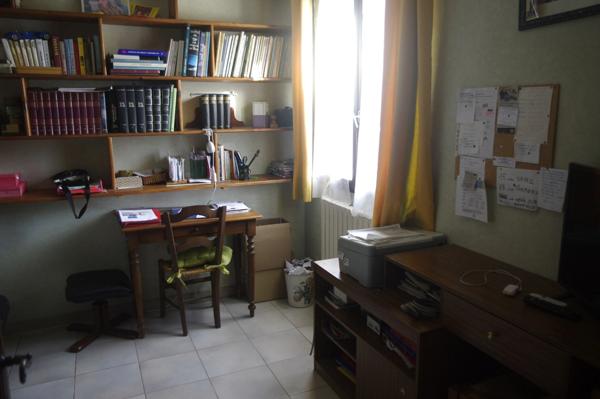 AUCH SUD Maison à vendre 8 pièces; grand sous-sol, piscine sur terrain de 1500 m² .