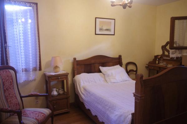 AUCH SUD Maison à vendre 8 pièces; grand sous-sol, piscine sur terrain de 1500 m² .