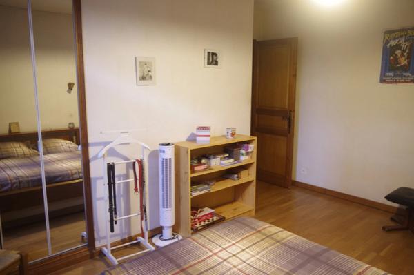 AUCH SUD Maison à vendre 8 pièces; grand sous-sol, piscine sur terrain de 1500 m² .