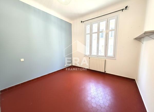 Appartement T3 + Terrasse  de 24m2 à Marseille - Quartier Baille