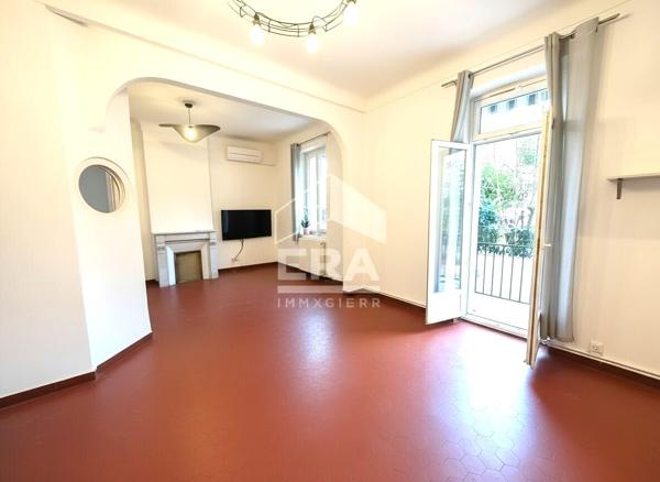 Appartement T3 + Terrasse  de 24m2 à Marseille - Quartier Baille