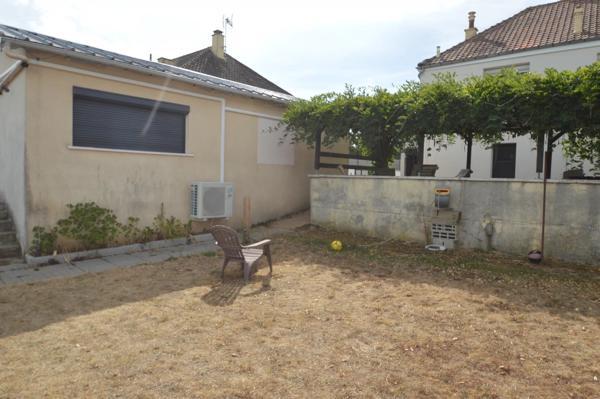 Vente                                                      Maison
                        
                     7 pièces                      140 m2                     à Moncé-en-Belin