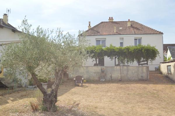 Vente                                                      Maison
                        
                     7 pièces                      140 m2                     à Moncé-en-Belin