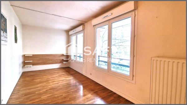 Faubourg : Studio lumineux 31 m2, cave et parking.