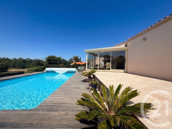 Maison à vendre  7 pièces - 168,99 m 2   ST VINCENT SUR JARD  - 85