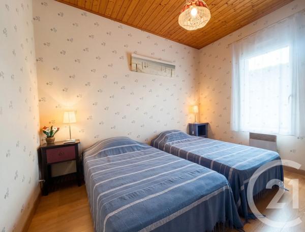 Maison à vendre  7 pièces - 168,99 m 2   ST VINCENT SUR JARD  - 85