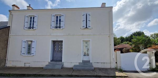 Maison à vendre  7 pièces - 168,99 m 2   ST VINCENT SUR JARD  - 85