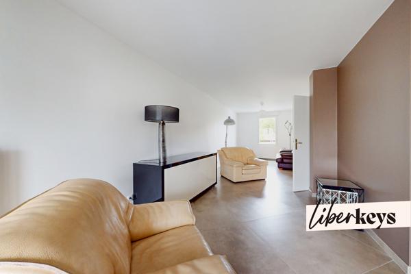 Appartement familial T4/5 en parfait état avec terrasse et stationnements intérieurs - Lyon 7ème