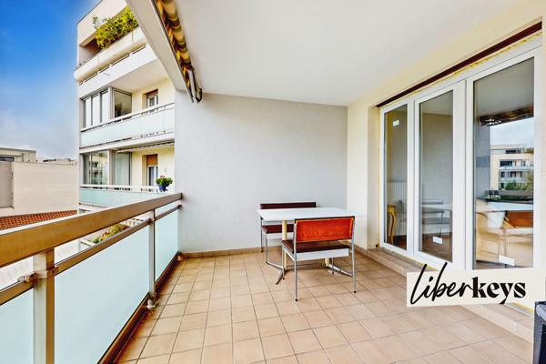 Appartement familial T4/5 en parfait état avec terrasse et stationnements intérieurs - Lyon 7ème
