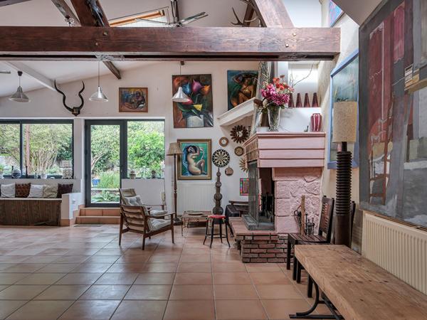 Propriété de caractère avec double loft et atelier d’artiste
