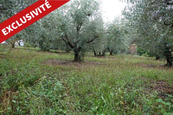 Terrain à MANOSQUE, 04100 - 841m²
