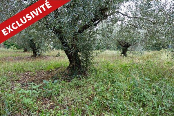 Terrain à MANOSQUE, 04100 - 841m²