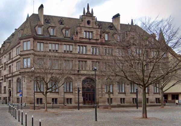 Locaux professionnels - 92,11 m²